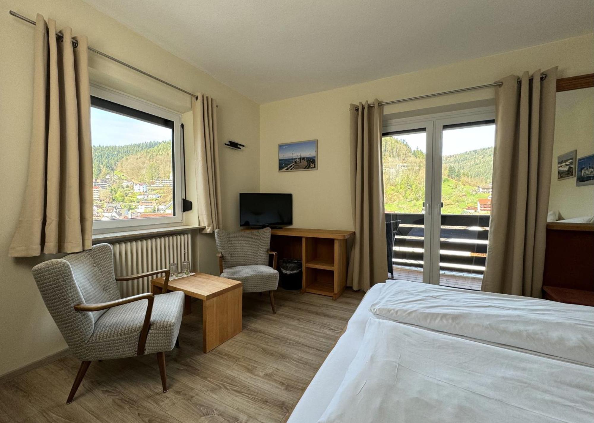 Aparthotel Schwarzwald Panorama Бад-Вильдбад Номер фото