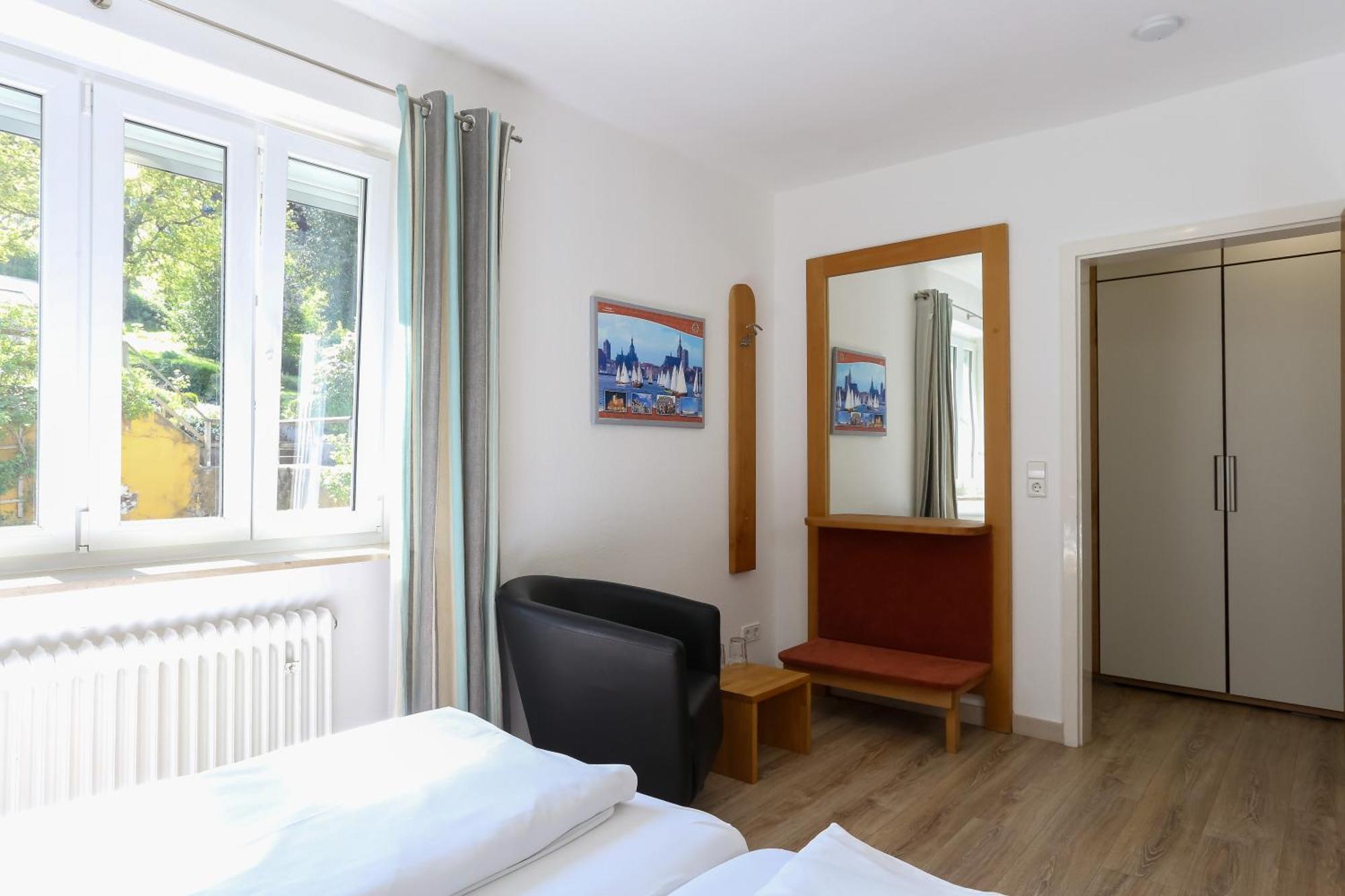 Aparthotel Schwarzwald Panorama Бад-Вильдбад Номер фото